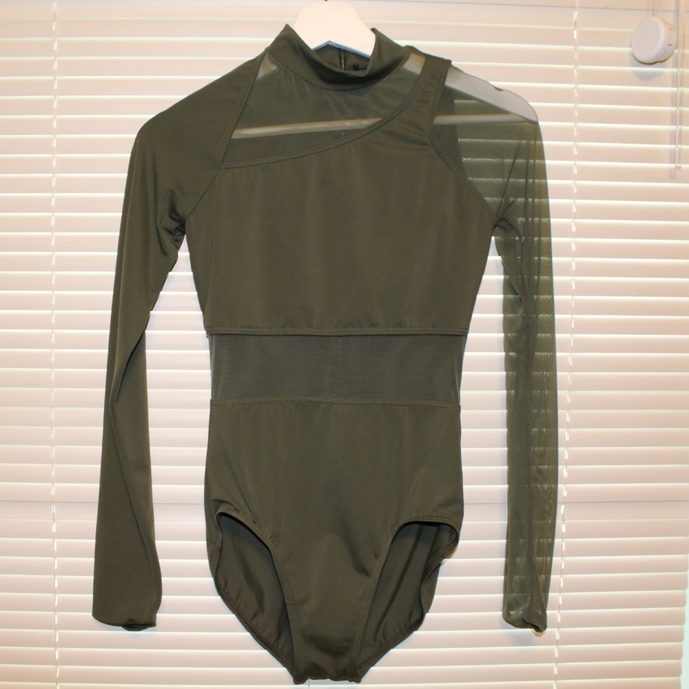 BRAND NEW NEVER BEEN WORN BALERA COSTUME